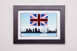 (DH) World London, Black Frame Red, Blue Crystal